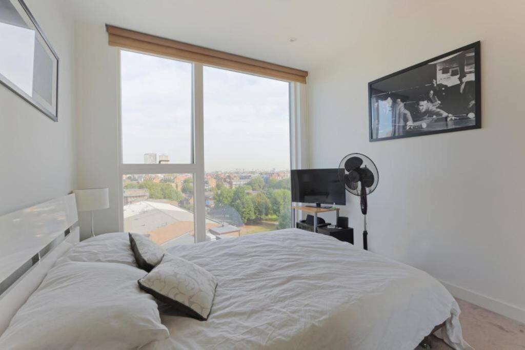 Skyview Waterside City Luxury Apartment 伦敦 外观 照片