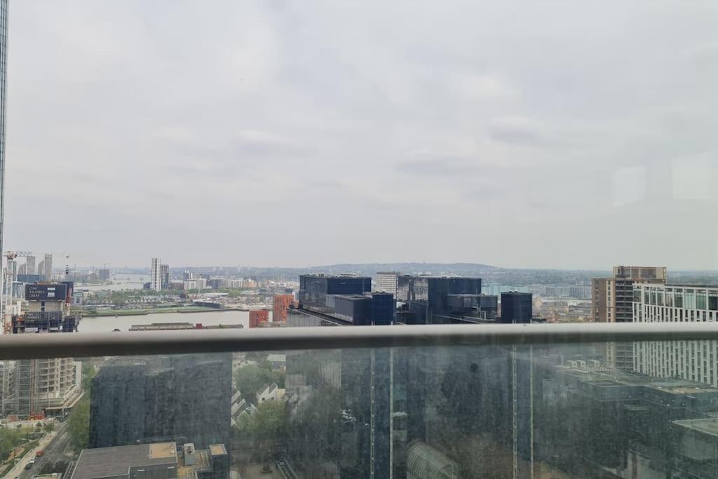 Skyview Waterside City Luxury Apartment 伦敦 外观 照片
